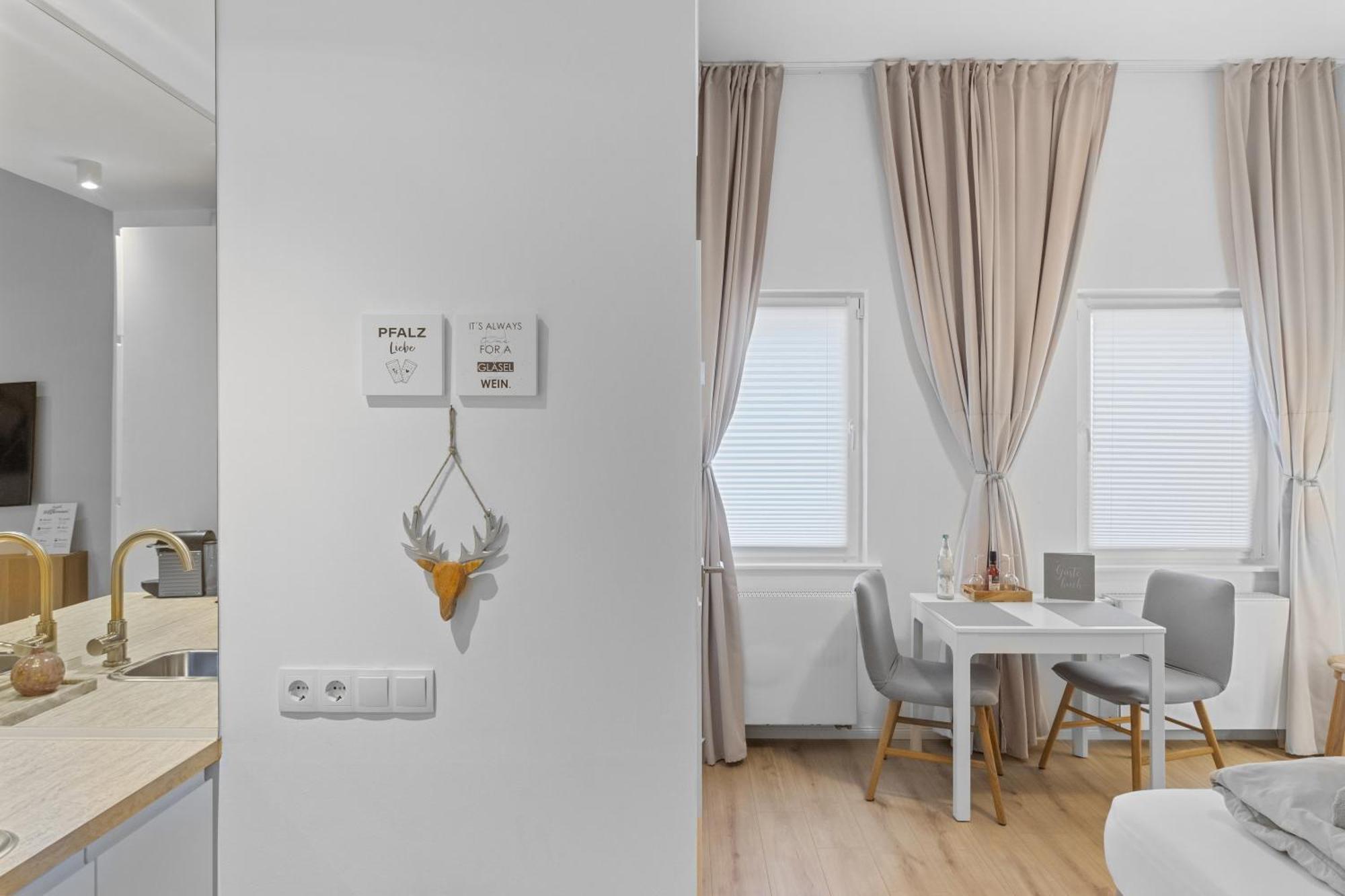 Winetime - Modern - Luxurioes - Direkt Im Zentrum - Stadtmitte ลันเดาอินแดร์ฟัลซ์ ภายนอก รูปภาพ